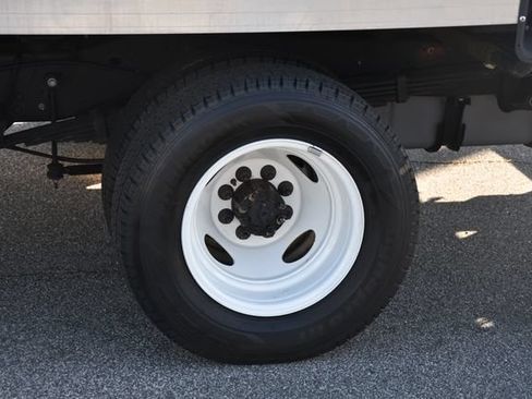 Used 2023 Ford E-450 and Econoline 450 Super Duty w/ Power Windows & Locks Group RWD image 13