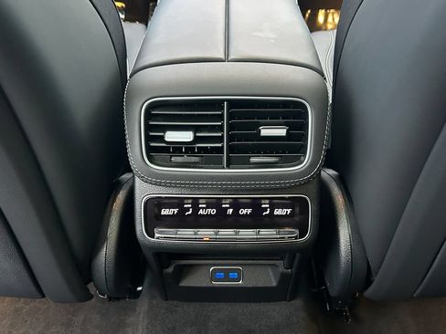 Used 2024 Mercedes-Benz GLS 580 4MATIC image 34