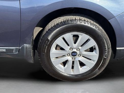 Used 2017 Subaru Outback 2.5i image 9