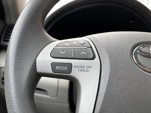 Used 2011 Toyota Camry LE image 26