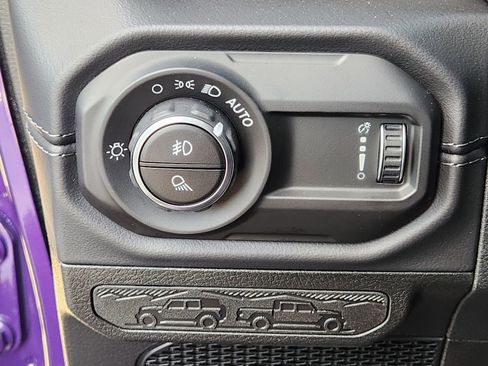 New 2026 Jeep Gladiator Sport AWD/4WD image 22