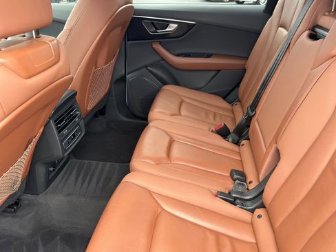 Used 2023 Audi Q7 3.0T Premium w/ Convenience Package AWD/4WD image 27