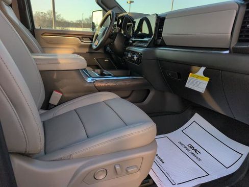 New 2026 GMC Sierra 2500 SLT w/ SLT Premium Package AWD/4WD image 11