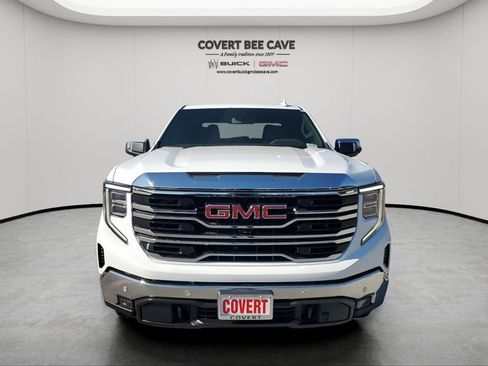 New 2026 GMC Sierra 1500 SLT image 2