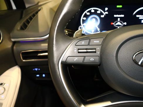 Used 2023 Hyundai Sonata Limited w/ Preferred Accessory Package image 11