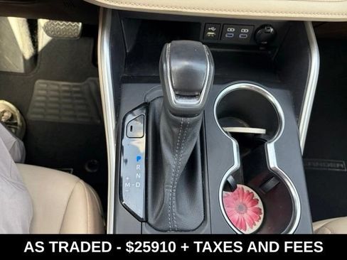 Used 2022 Toyota Highlander XLE FWD image 26