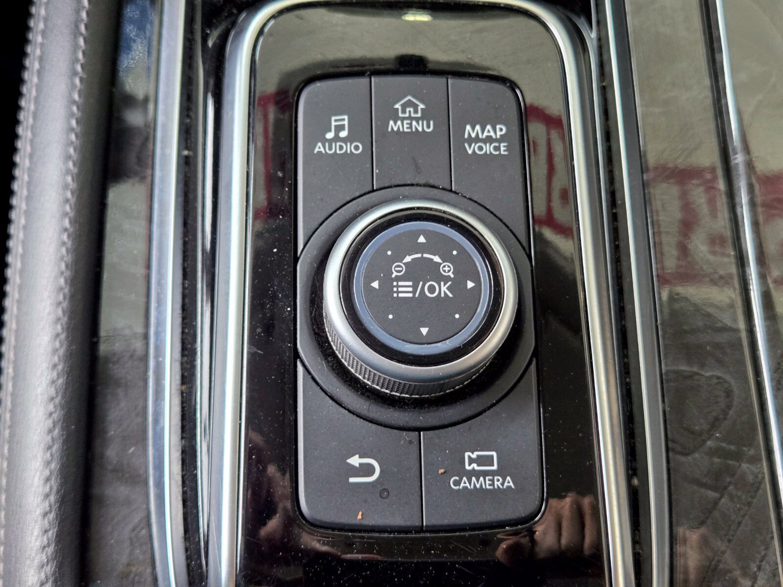Used 2024 INFINITI QX80 Luxe AWD/4WD image 29