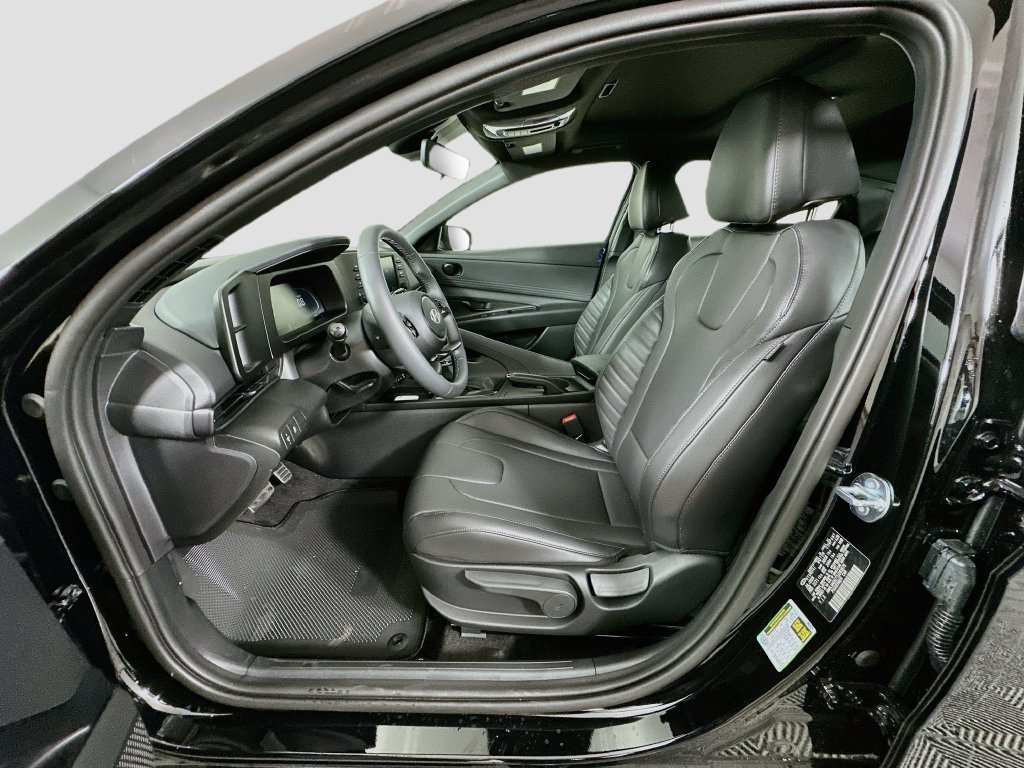 New 2026 Hyundai Elantra SEL Sport FWD image 15