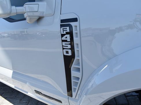Used 2025 Ford F450 Lariat w/ FX4 Off-Road Package image 6
