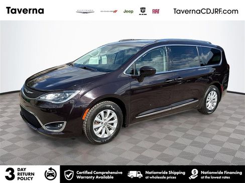 Used 2018 Chrysler Pacifica Touring-L image 1