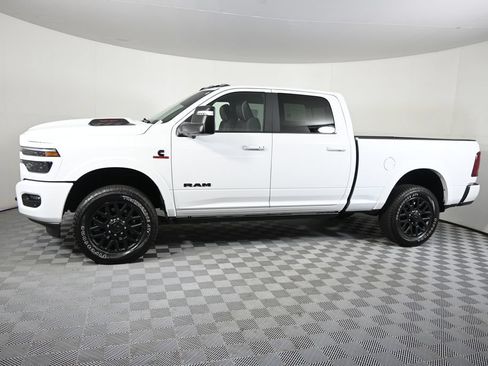 Used 2025 RAM 3500 Limited AWD/4WD image 2