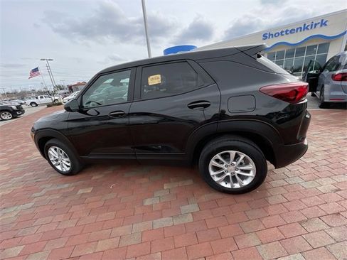 Used 2025 Chevrolet TrailBlazer LS w/ LS Convenience Package image 16