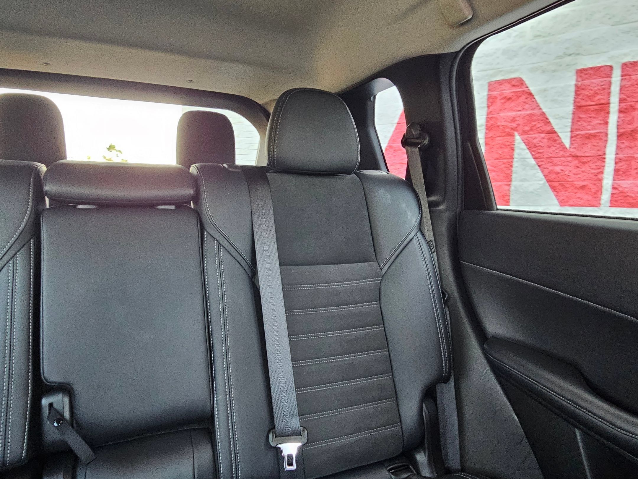 Used 2025 Mitsubishi Outlander SE AWD/4WD image 26