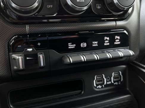 Used 2023 RAM 2500 Limited w/ Towing Technology Group image 22