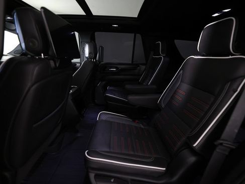 Used 2025 GMC Yukon AT4 Ultimate w/ LPO, Floor Liner Package AWD/4WD image 15