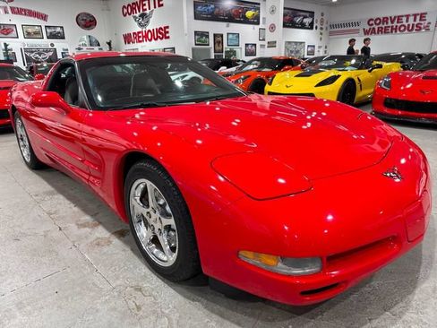 Used 2004 Chevrolet Corvette Coupe w/ Roof Package RWD image 7