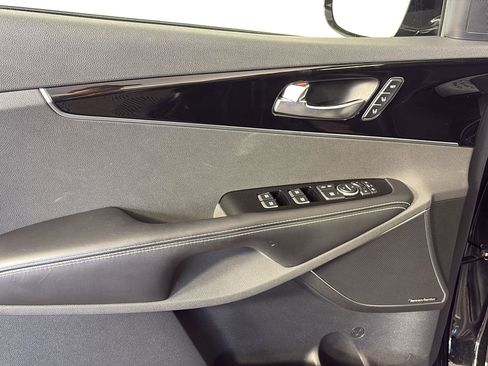 Used 2019 Kia Sorento SX image 26
