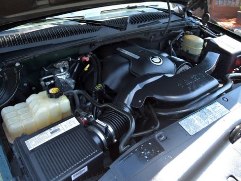 Used 2002 Cadillac Escalade AWD image 25