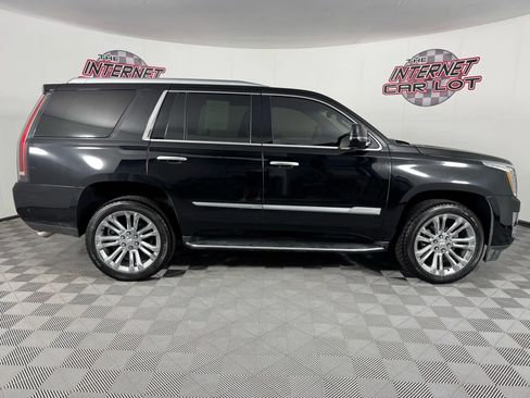 Used 2018 Cadillac Escalade Luxury w/ LPO, Radiant Package image 8