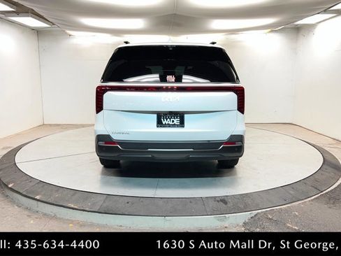 Used 2025 Kia Carnival SX Prestige image 4