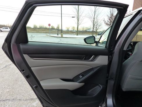 Used 2019 Honda Accord EX image 35