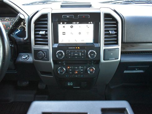 Used 2017 Ford F150 Lariat image 19