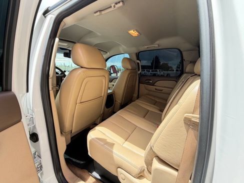 Used 2011 Chevrolet Silverado 2500 LTZ w/ LTZ Plus Package AWD/4WD image 33