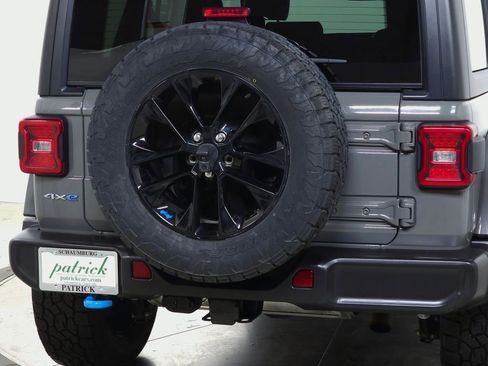 Used 2024 Jeep Wrangler Sahara w/ Technology Group image 11