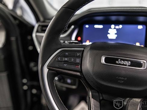 Used 2023 Jeep Grand Cherokee L Limited AWD/4WD image 24