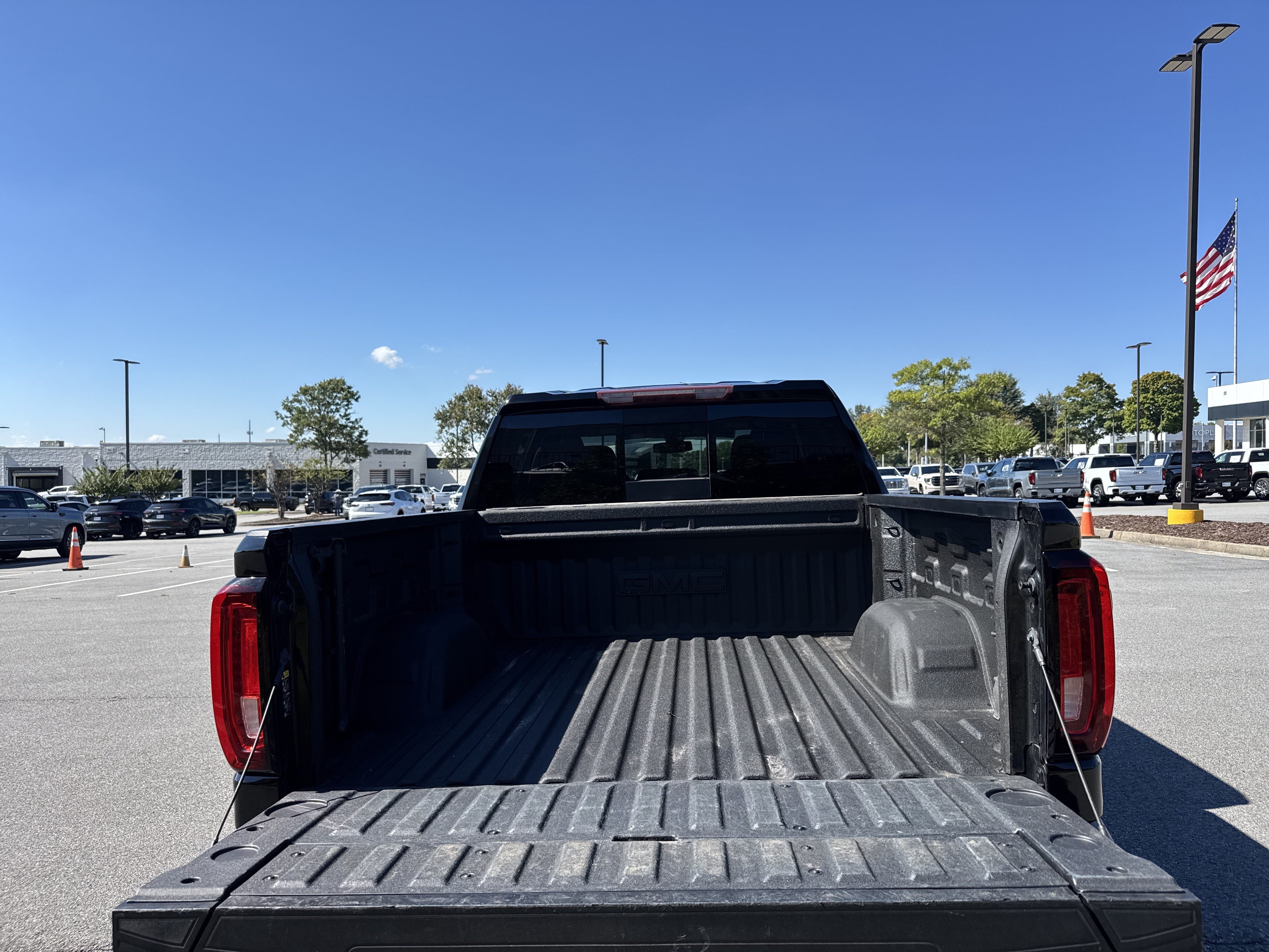 Used 2022 GMC Sierra 1500 SLT w/ SLT Premium Plus Package RWD image 34