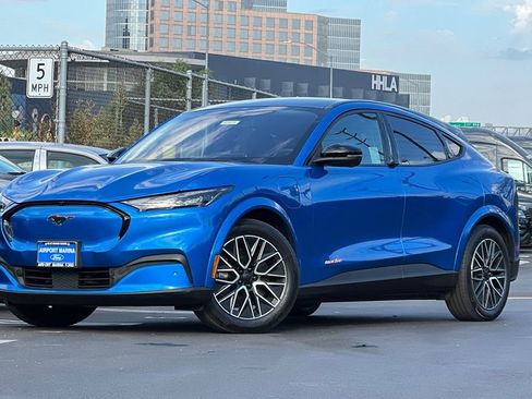 Certified 2025 Ford Mustang Mach-E Premium image 9