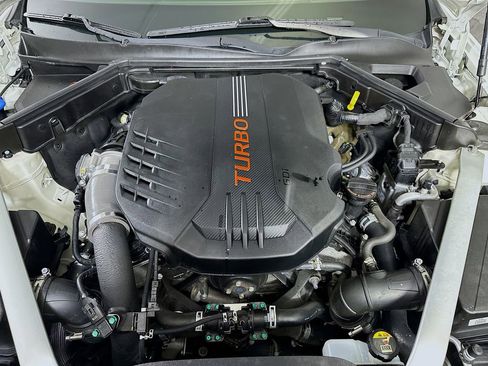 Used 2019 Kia Stinger GT2 image 9