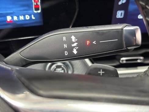 Used 2025 Chevrolet Equinox LT w/ Convenience Package II image 26