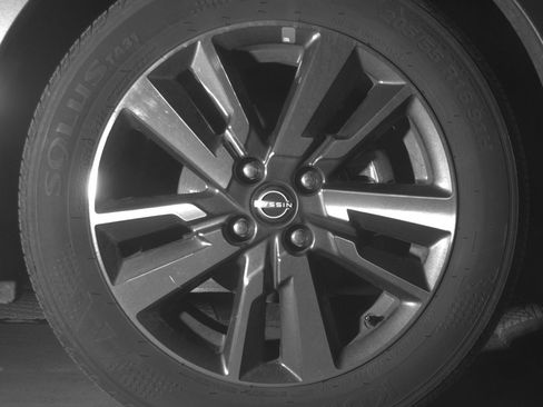 Used 2025 Nissan Versa SV FWD image 13