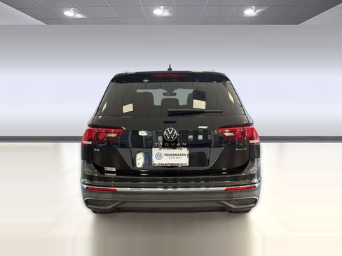 Certified 2024 Volkswagen Tiguan SE image 10