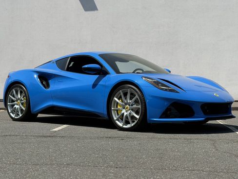 New 2025 Lotus Emira image 5