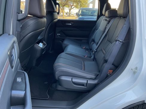 New 2026 Nissan Armada SL image 14