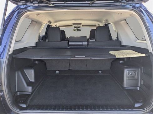 Used 2018 Toyota 4Runner TRD Off-Road image 9