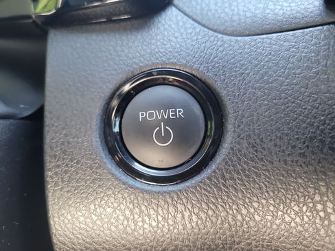 Used 2025 Toyota Camry SE FWD image 27