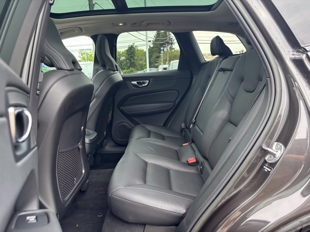 Certified 2023 Volvo XC60 B5 Plus w/ Climate Package AWD/4WD image 21