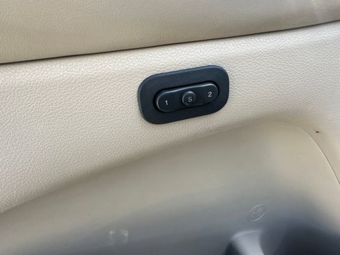 Used 2011 Jeep Grand Cherokee Limited AWD/4WD image 19