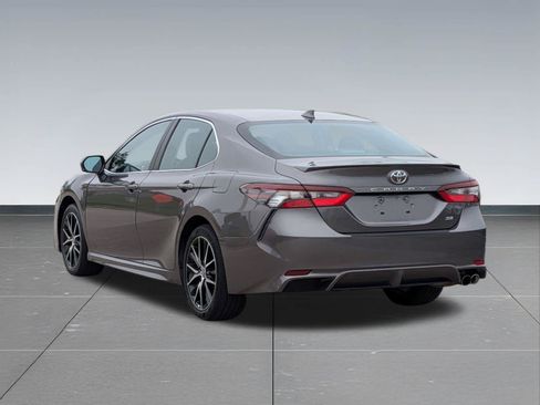 Used 2023 Toyota Camry SE w/ Cold Weather Package FWD image 4