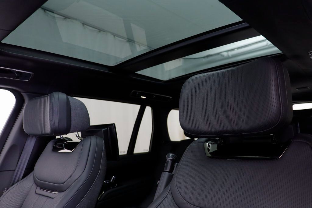 New 2025 Land Rover Range Rover SV AWD/4WD image 16