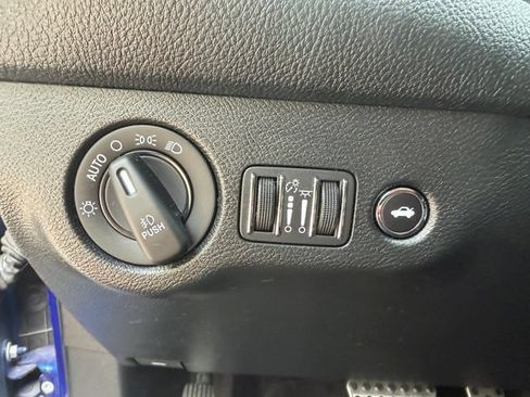 Used 2018 Dodge Challenger R/T Scat Pack w/ Leather Interior Group RWD image 25