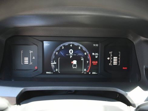 Certified 2025 Toyota Tacoma SR5 AWD/4WD image 31