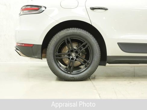 Certified 2019 Porsche Macan AWD/4WD image 41