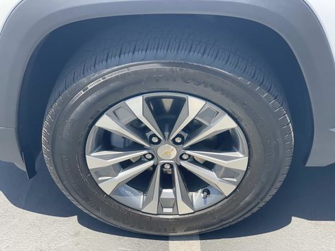 Used 2025 Chevrolet Equinox LT FWD image 30