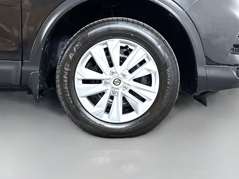 Used 2020 Nissan Rogue Sport S image 41