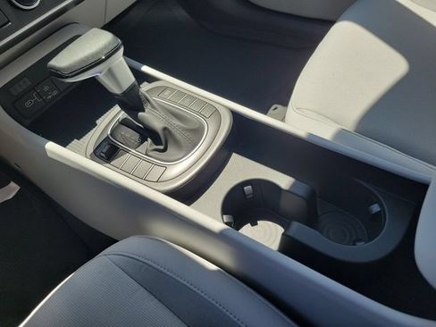 New 2027 Hyundai Kona SE FWD image 16