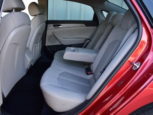 Used 2018 Hyundai Sonata SE FWD image 18